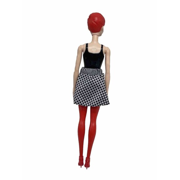 2020 Mattel Color Reveal Fashion Barbie Red Molded Hair Freckles Doll 12” - Picture 2 of 13